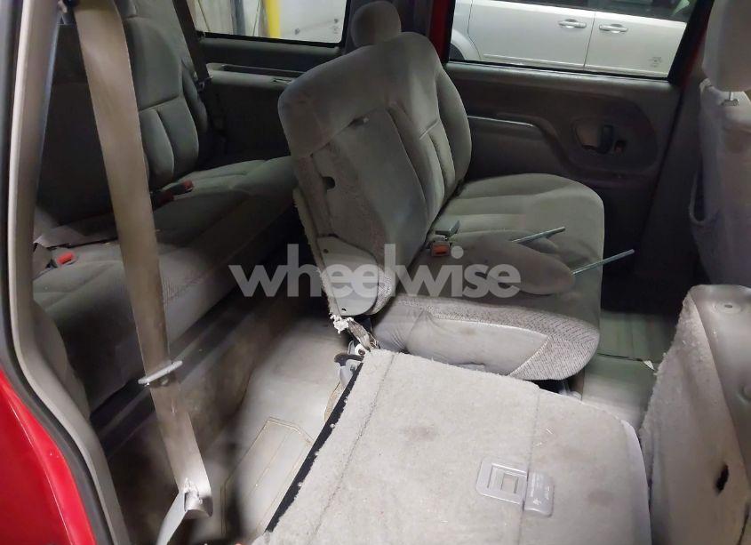 Photo 8 of 1999 Chevrolet Suburban 1500 LT (VIN 3GNFK16R6XG236682)