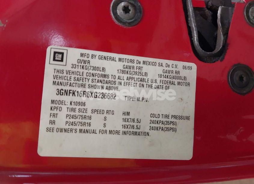 Photo 9 of 1999 Chevrolet Suburban 1500 LT (VIN 3GNFK16R6XG236682)