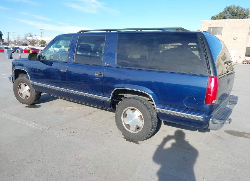 Photo 3 of 1999 Chevrolet Suburban 1500 LT (VIN 3GNFK16R7XG179747)