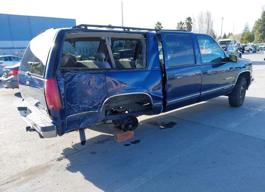 Photo 4 of 1999 Chevrolet Suburban 1500 LT (VIN 3GNFK16R7XG179747)