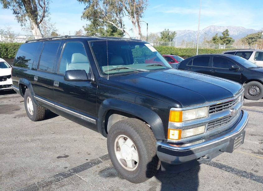 1999 Chevrolet Suburban 1500 LT (VIN 3GNFK16R7XG180560) main photo