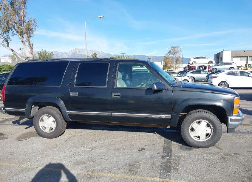 Photo 13 of 1999 Chevrolet Suburban 1500 LT (VIN 3GNFK16R7XG180560)