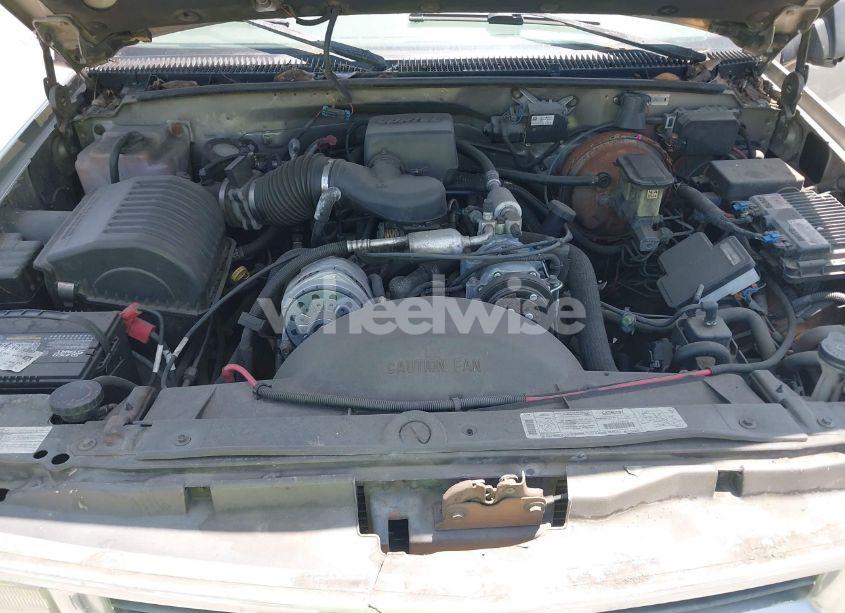 Photo 10 of 1999 Chevrolet Suburban 1500 LT (VIN 3GNFK16R7XG237811)