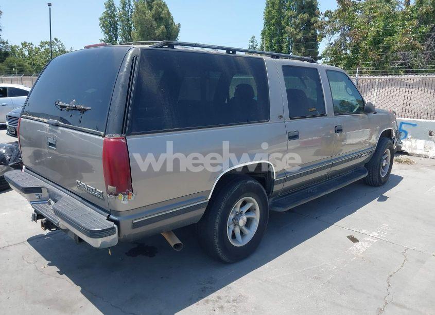 Photo 4 of 1999 Chevrolet Suburban 1500 LT (VIN 3GNFK16R7XG237811)