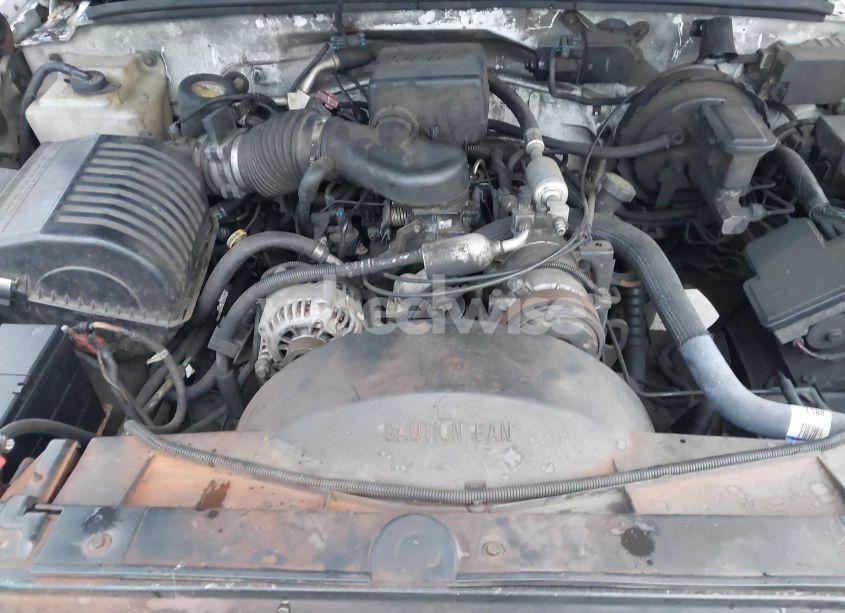 Photo 10 of 1997 Chevrolet Suburban 1500 (VIN 3GNFK16R8VG190673)