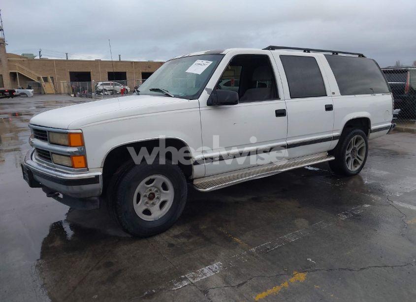 Photo 2 of 1997 Chevrolet Suburban 1500 (VIN 3GNFK16R8VG190673)
