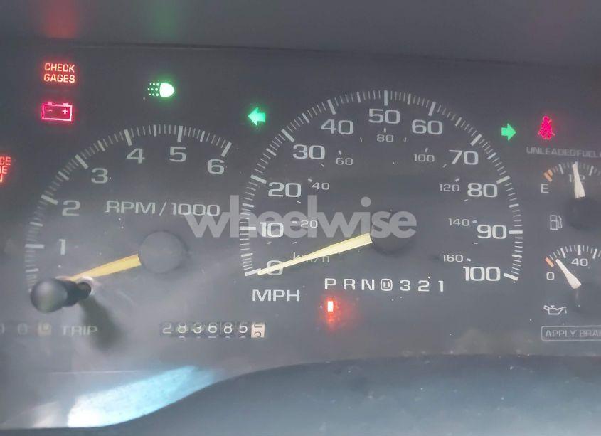 Photo 7 of 1997 Chevrolet Suburban 1500 (VIN 3GNFK16R8VG190673)