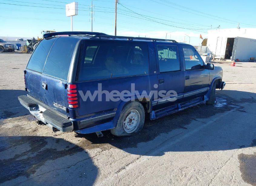 Photo 4 of 1998 Chevrolet Suburban 1500 (VIN 3GNFK16R8WG122858)