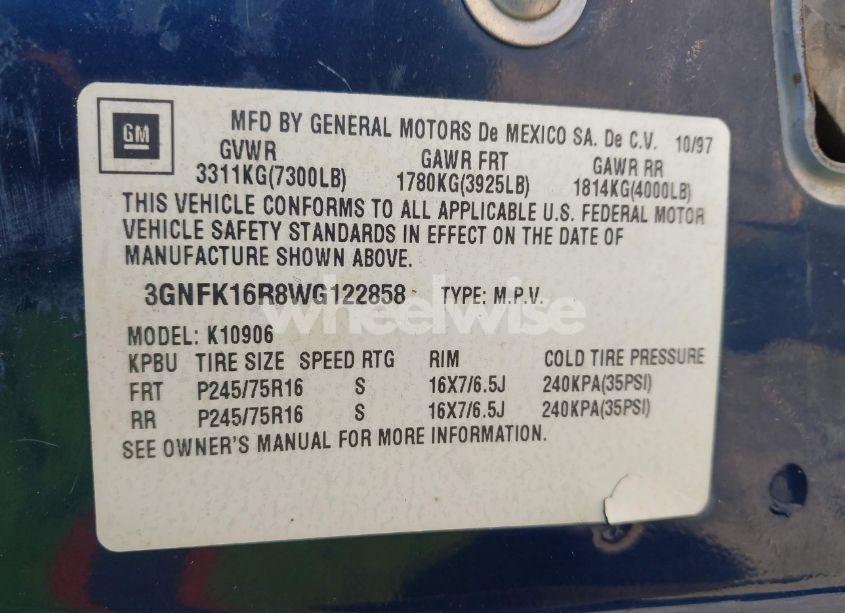 Photo 9 of 1998 Chevrolet Suburban 1500 (VIN 3GNFK16R8WG122858)