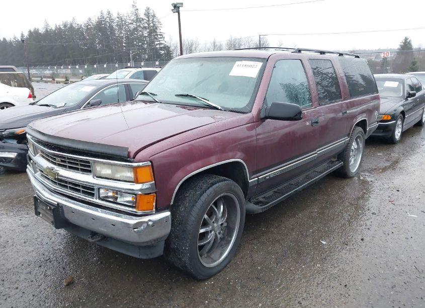 Photo 2 of 1997 Chevrolet Suburban 1500 (VIN 3GNFK16R9VG122690)