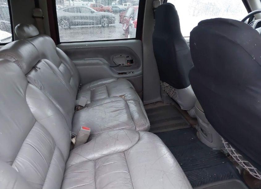 Photo 8 of 1997 Chevrolet Suburban 1500 (VIN 3GNFK16R9VG122690)