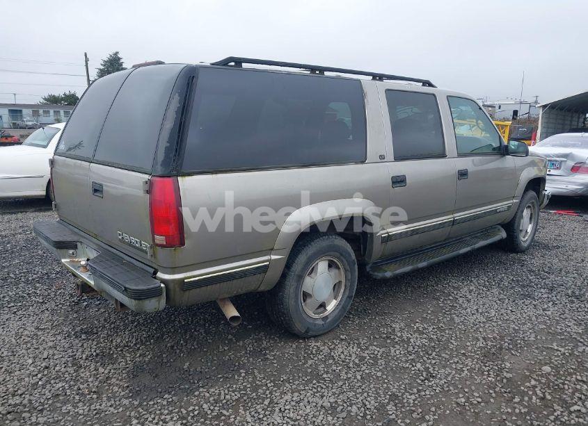 Photo 4 of 1999 Chevrolet Suburban 1500 LT (VIN 3GNFK16RXXG156463)