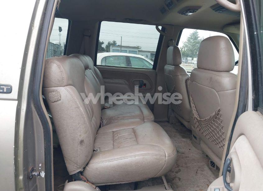 Photo 8 of 1999 Chevrolet Suburban 1500 LT (VIN 3GNFK16RXXG156463)