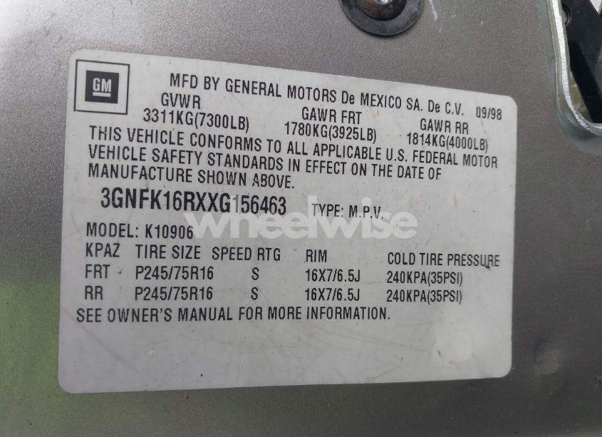 Photo 9 of 1999 Chevrolet Suburban 1500 LT (VIN 3GNFK16RXXG156463)