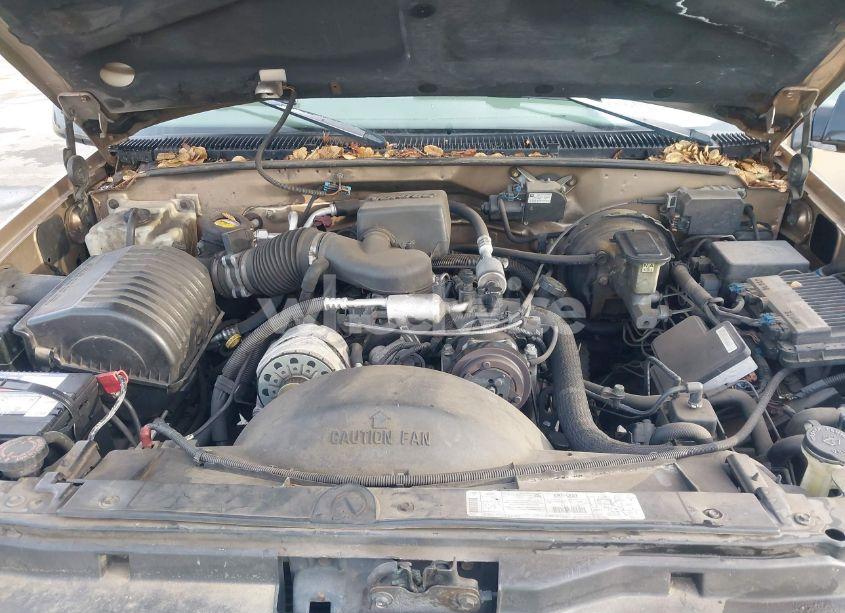 Photo 10 of 1999 Chevrolet Suburban 1500 LT (VIN 3GNFK16RXXG185042)