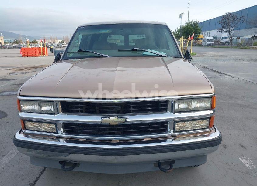 Photo 6 of 1999 Chevrolet Suburban 1500 LT (VIN 3GNFK16RXXG185042)