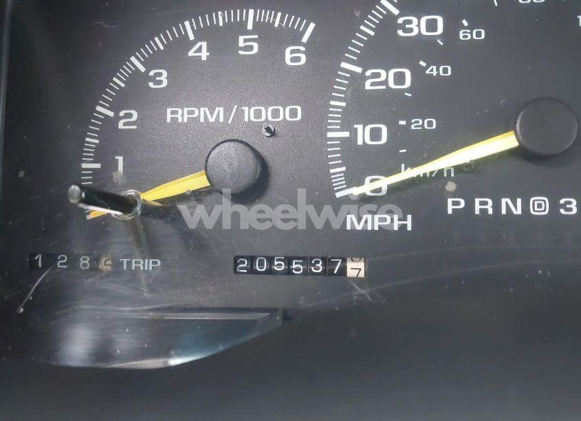 Photo 7 of 1999 Chevrolet Suburban 1500 LT (VIN 3GNFK16RXXG185042)