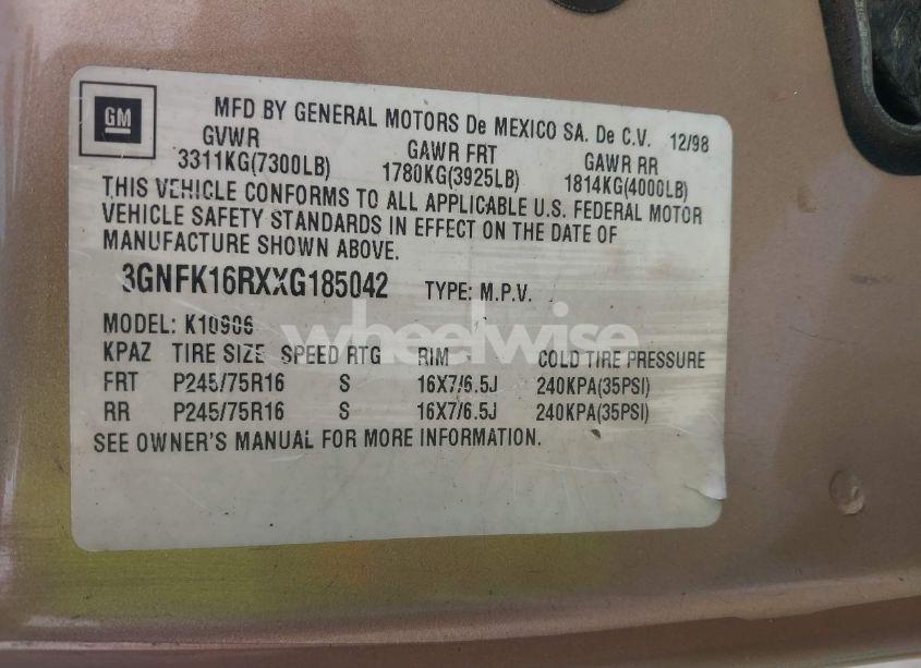 Photo 9 of 1999 Chevrolet Suburban 1500 LT (VIN 3GNFK16RXXG185042)