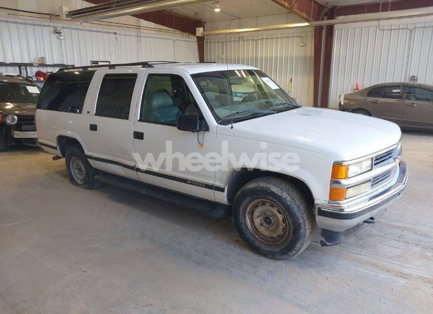 1999 Chevrolet Suburban 1500 LT (VIN 3GNFK16RXXG251900) main photo