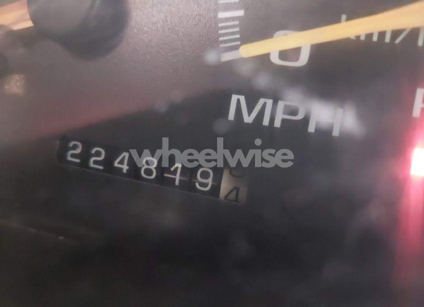 Photo 7 of 1999 Chevrolet Suburban 1500 LT (VIN 3GNFK16RXXG251900)