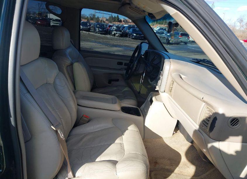 Photo 5 of 2001 Chevrolet Suburban 1500 LT (VIN 3GNFK16T01G212588)
