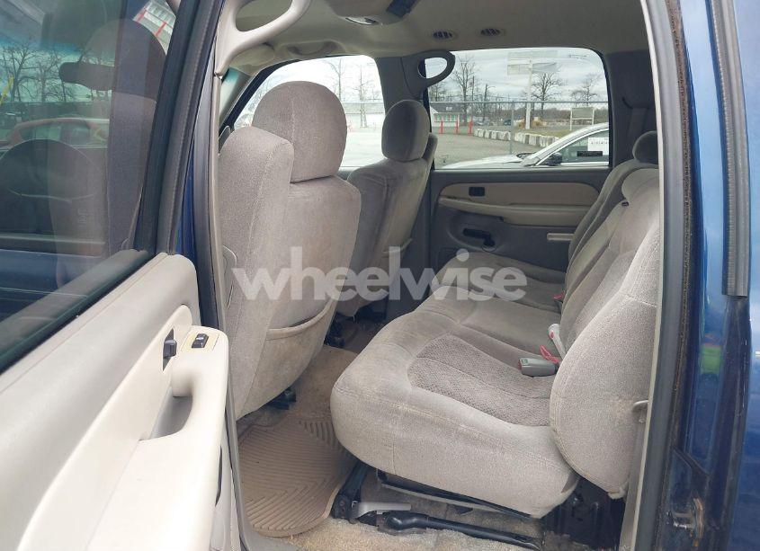 Photo 8 of 2001 Chevrolet Suburban 1500 LS (VIN 3GNFK16T01G274413)