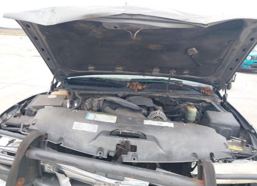 Photo 10 of 2000 Chevrolet Suburban 1500 LS (VIN 3GNFK16T0YG208485)