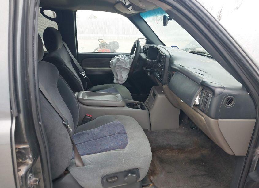 Photo 5 of 2000 Chevrolet Suburban 1500 LS (VIN 3GNFK16T0YG208485)