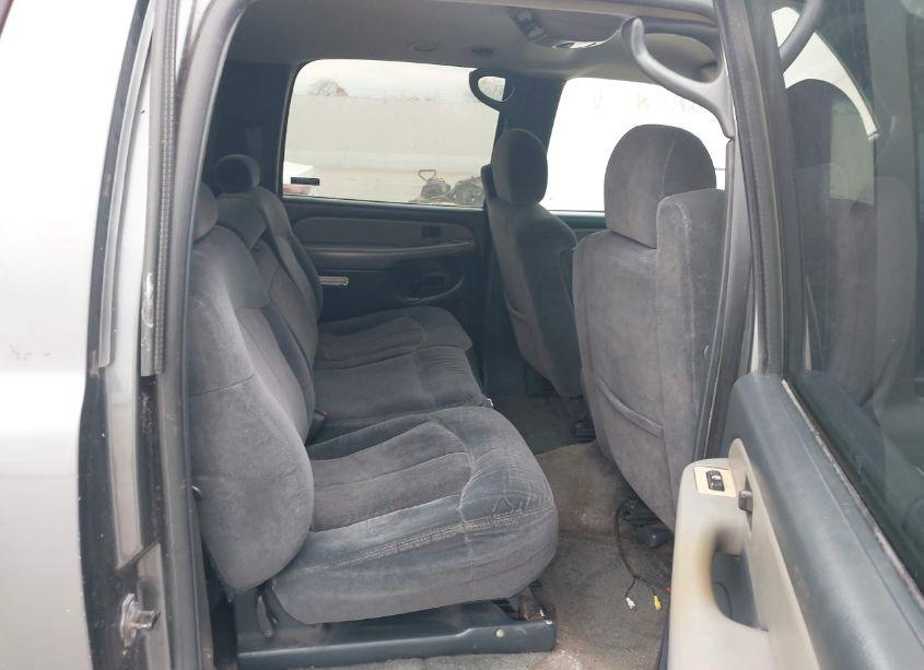 Photo 8 of 2000 Chevrolet Suburban 1500 LS (VIN 3GNFK16T0YG208485)