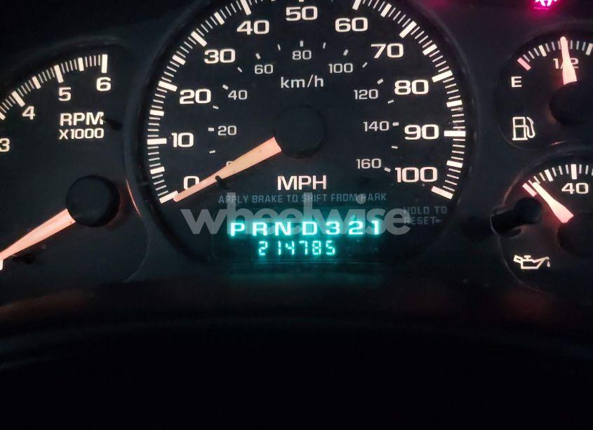 Photo 7 of 2001 Chevrolet Suburban 1500 LT (VIN 3GNFK16T11G213426)