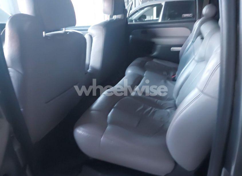 Photo 8 of 2001 Chevrolet Suburban 1500 LT (VIN 3GNFK16T11G213426)