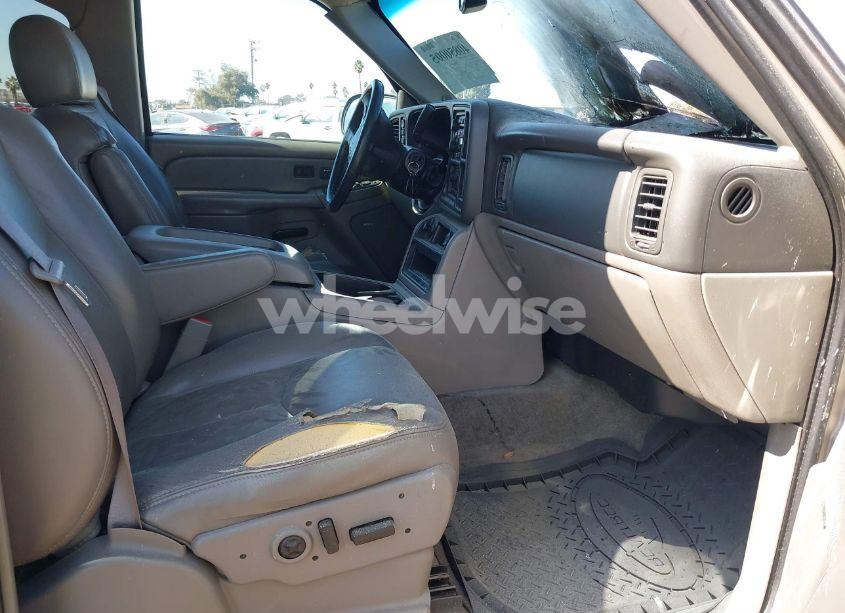 Photo 5 of 2004 Chevrolet Suburban 1500 Z71 (VIN 3GNFK16T14G270407)