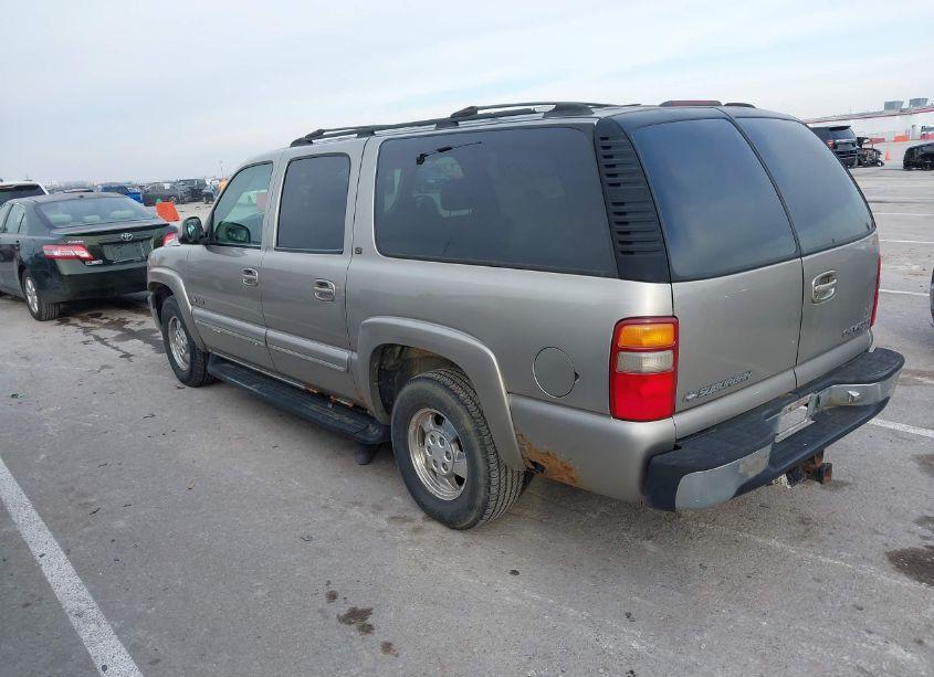 Photo 3 of 2000 Chevrolet Suburban 1500 LT (VIN 3GNFK16T1YG132839)