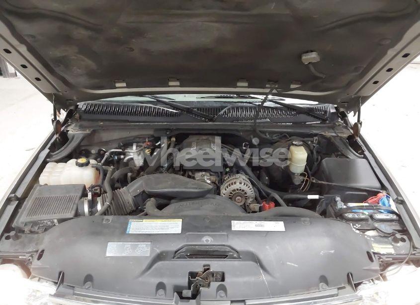 Photo 10 of 2000 Chevrolet Suburban 1500 LS (VIN 3GNFK16T1YG165422)