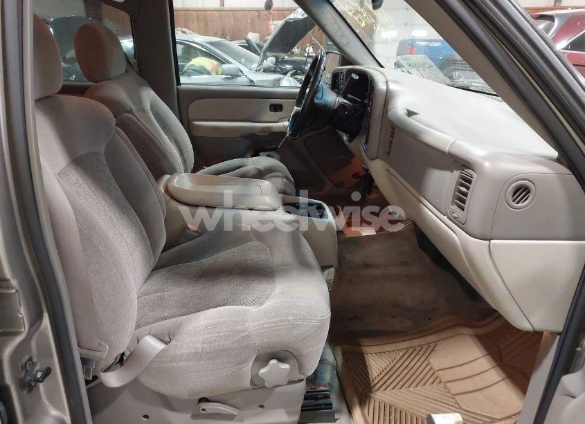 Photo 5 of 2000 Chevrolet Suburban 1500 LS (VIN 3GNFK16T1YG165422)