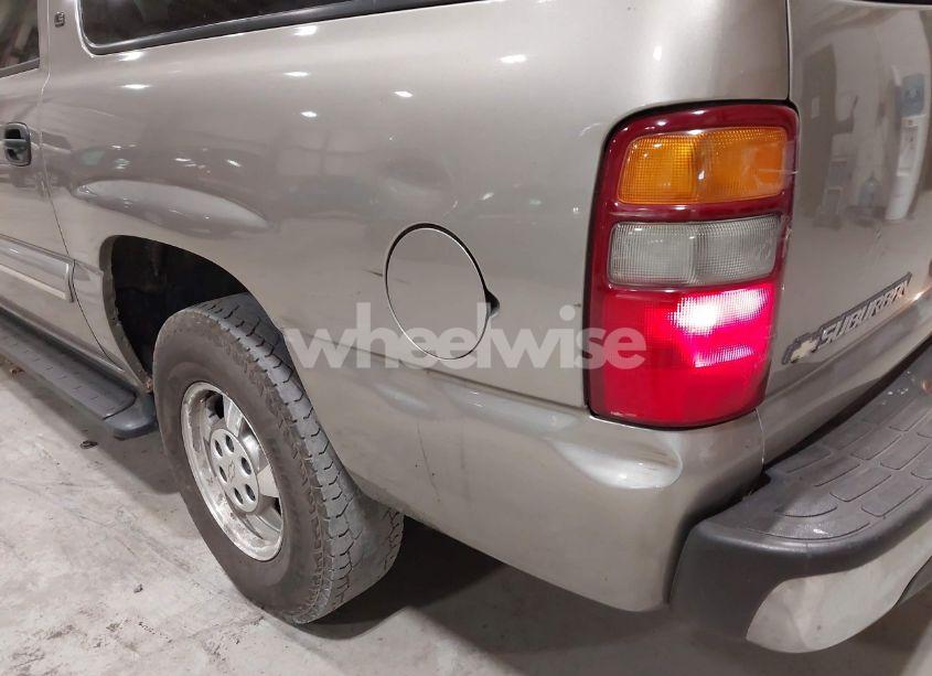 Photo 6 of 2000 Chevrolet Suburban 1500 LS (VIN 3GNFK16T1YG165422)