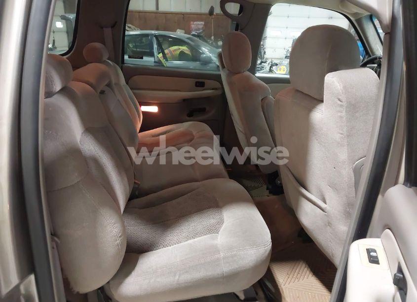 Photo 8 of 2000 Chevrolet Suburban 1500 LS (VIN 3GNFK16T1YG165422)