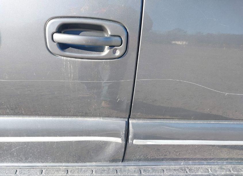 Photo 6 of 2000 Chevrolet Suburban 1500 LT (VIN 3GNFK16T1YG168482)