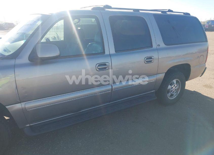 Photo 6 of 2001 Chevrolet Suburban 1500 LT (VIN 3GNFK16T21G261971)