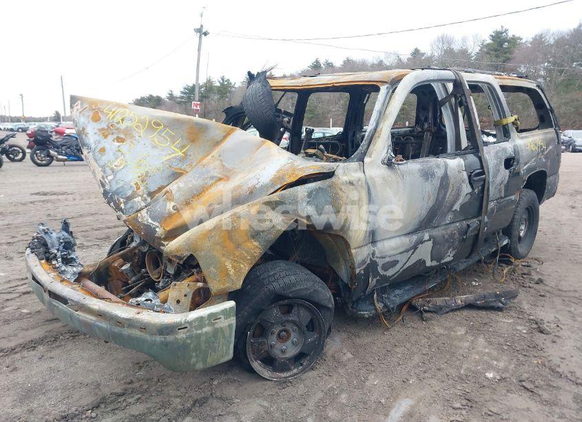 Photo 2 of 2001 Chevrolet Suburban 1500 LS (VIN 3GNFK16T21G267804)