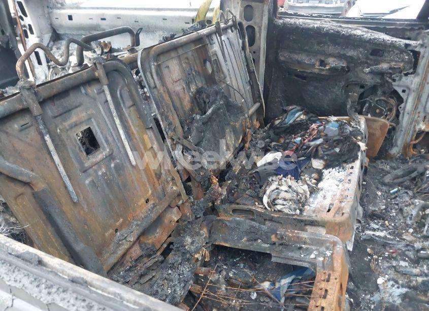 Photo 8 of 2001 Chevrolet Suburban 1500 LS (VIN 3GNFK16T21G267804)