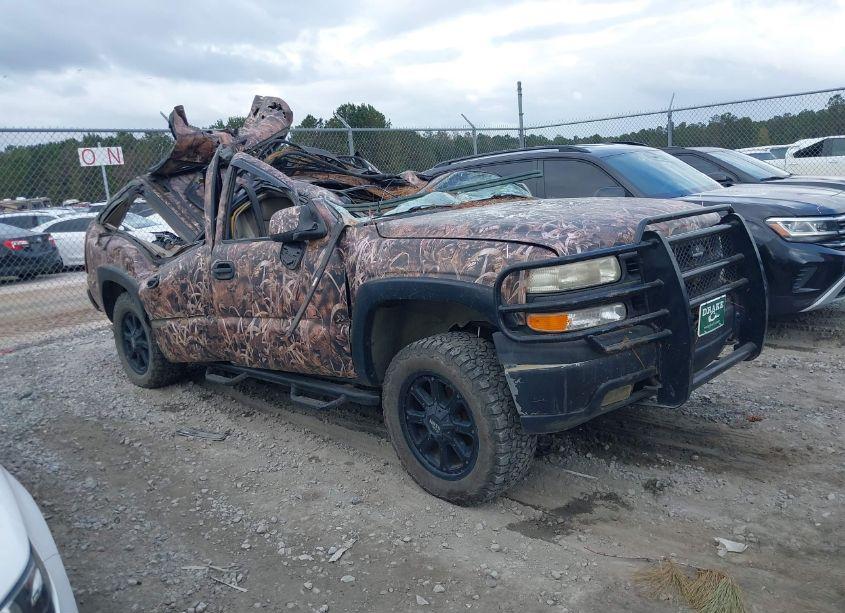 2004 Chevrolet Suburban 1500 LT (VIN 3GNFK16T24G184670) main photo