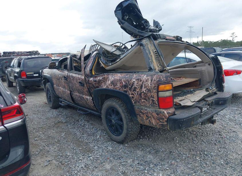 Photo 3 of 2004 Chevrolet Suburban 1500 LT (VIN 3GNFK16T24G184670)