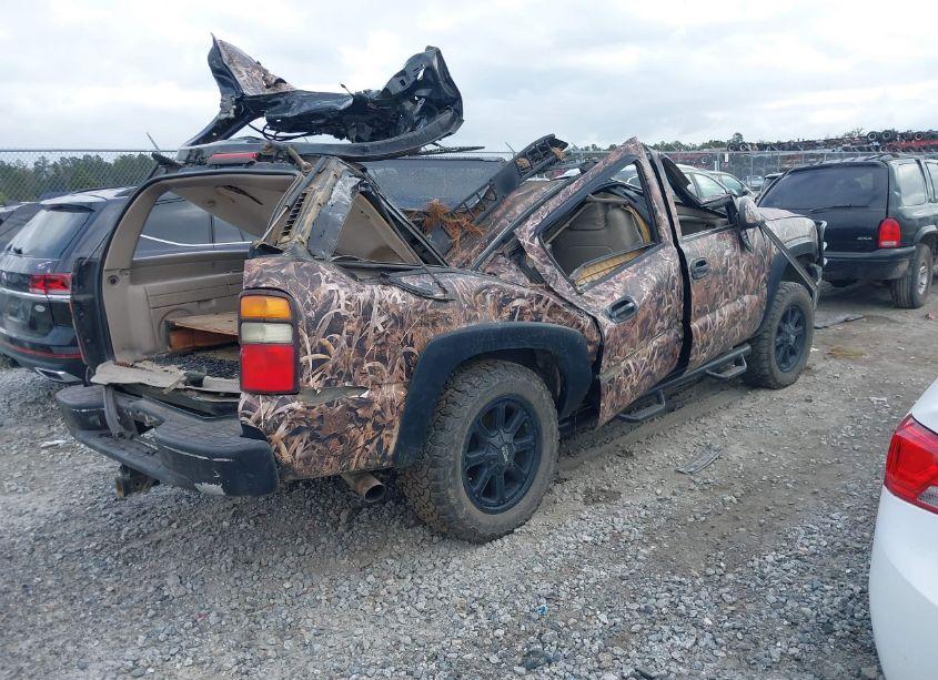 Photo 4 of 2004 Chevrolet Suburban 1500 LT (VIN 3GNFK16T24G184670)