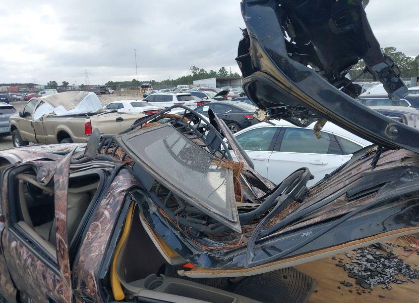 Photo 6 of 2004 Chevrolet Suburban 1500 LT (VIN 3GNFK16T24G184670)