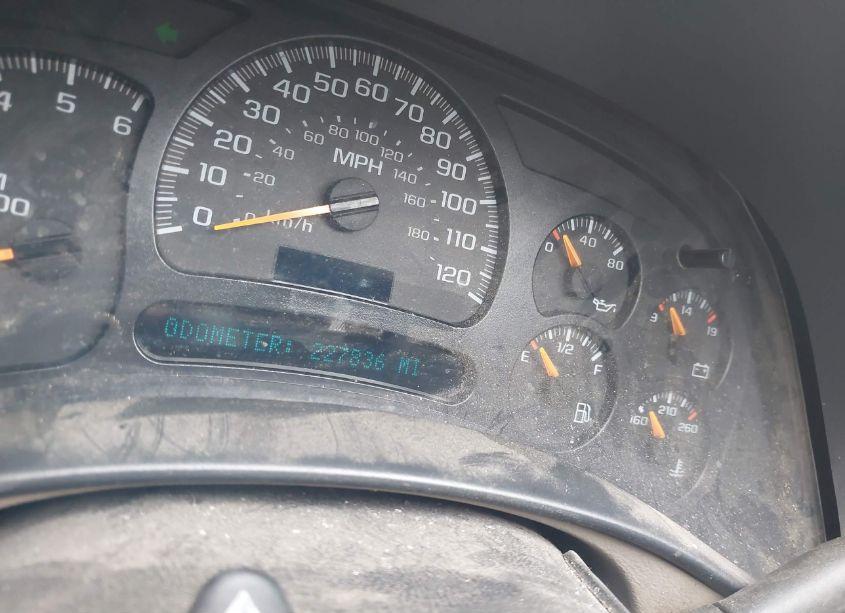 Photo 7 of 2004 Chevrolet Suburban 1500 LT (VIN 3GNFK16T24G184670)