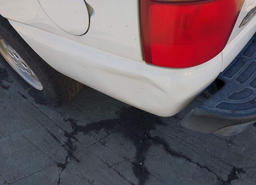 Photo 6 of 2001 Chevrolet Suburban 1500 LS (VIN 3GNFK16T31G187931)