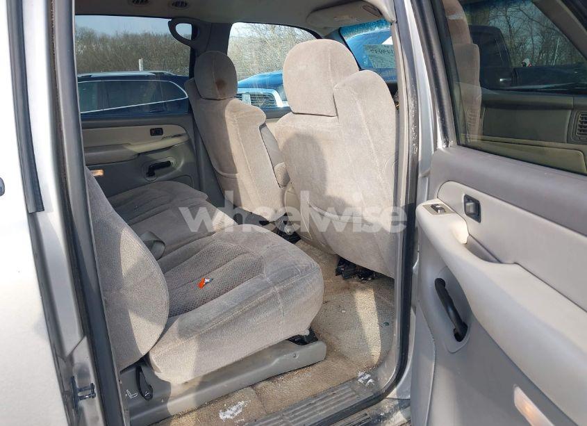 Photo 8 of 2001 Chevrolet Suburban 1500 LS (VIN 3GNFK16T31G190246)