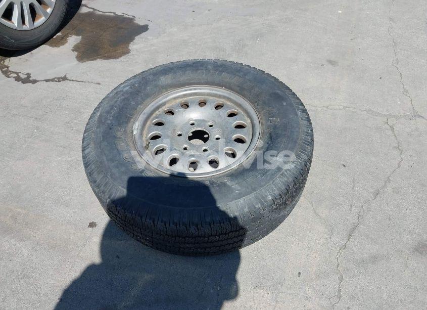 Photo 12 of 2002 Chevrolet Suburban 1500 Z71 (VIN 3GNFK16T32G204454)