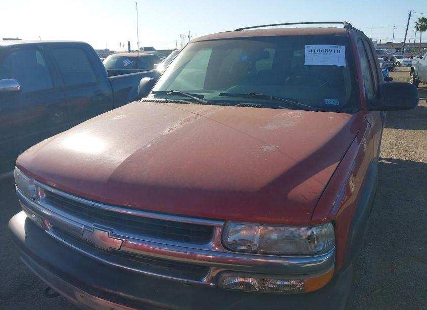Photo 6 of 2000 Chevrolet Suburban 1500 LS (VIN 3GNFK16T3YG102841)